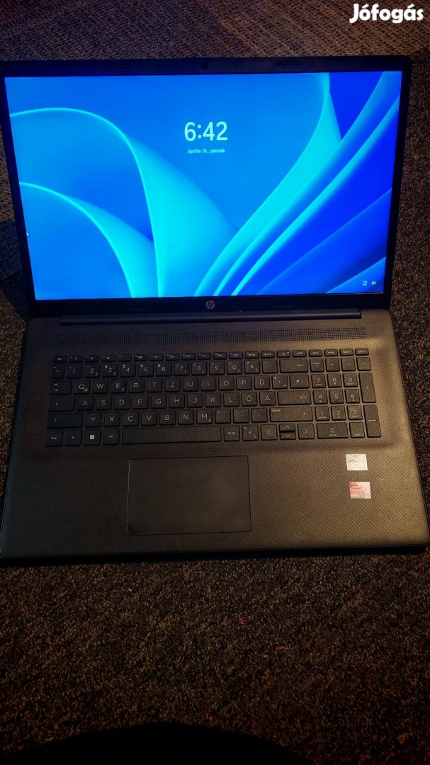 17" HP laptop