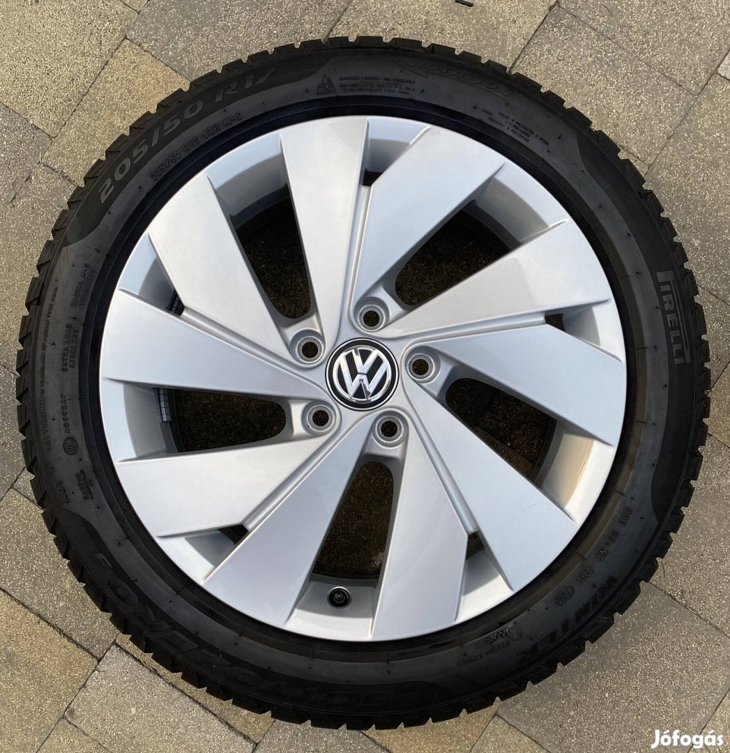17" Volkswagen VW Golf Belmont gyári alufelni garnitúra, téli gumikkal