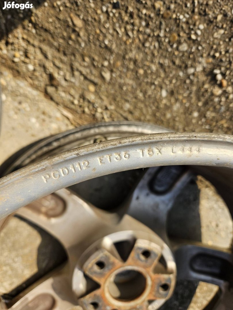 17" alufelni Momo 