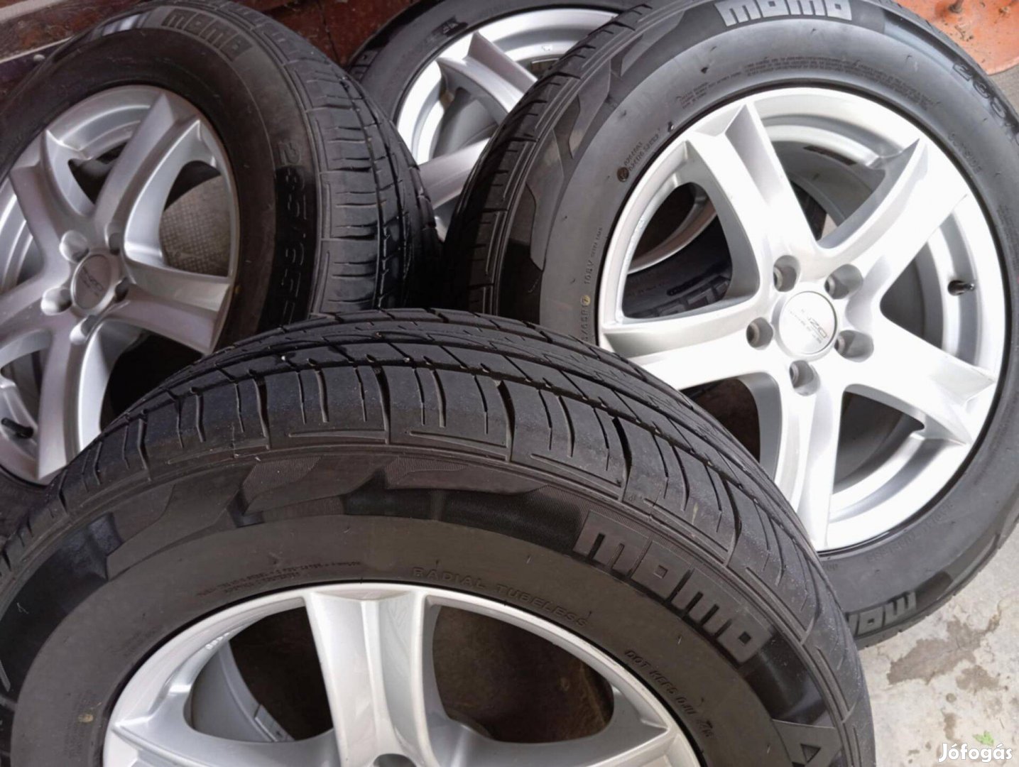 17" alufelni (5x108), nyári gumival 235/65 R17