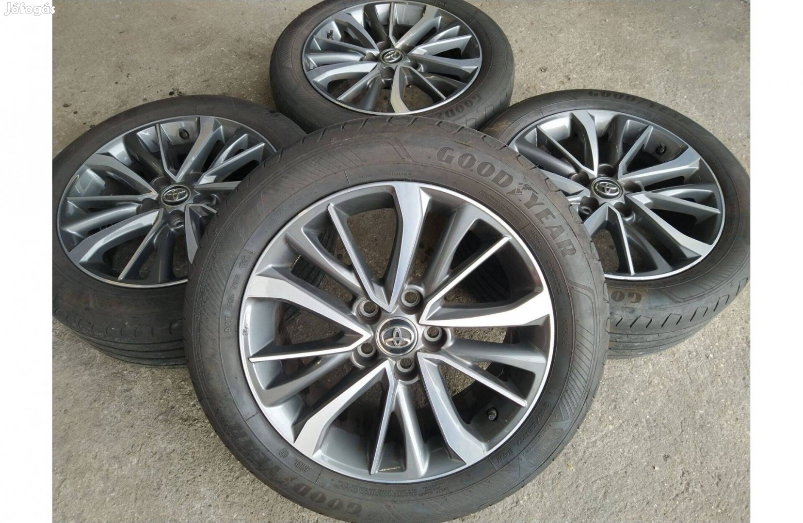 17" gyári Toyota Avensis III Toyota Verso alufelni Tpms szenzor 5x114
