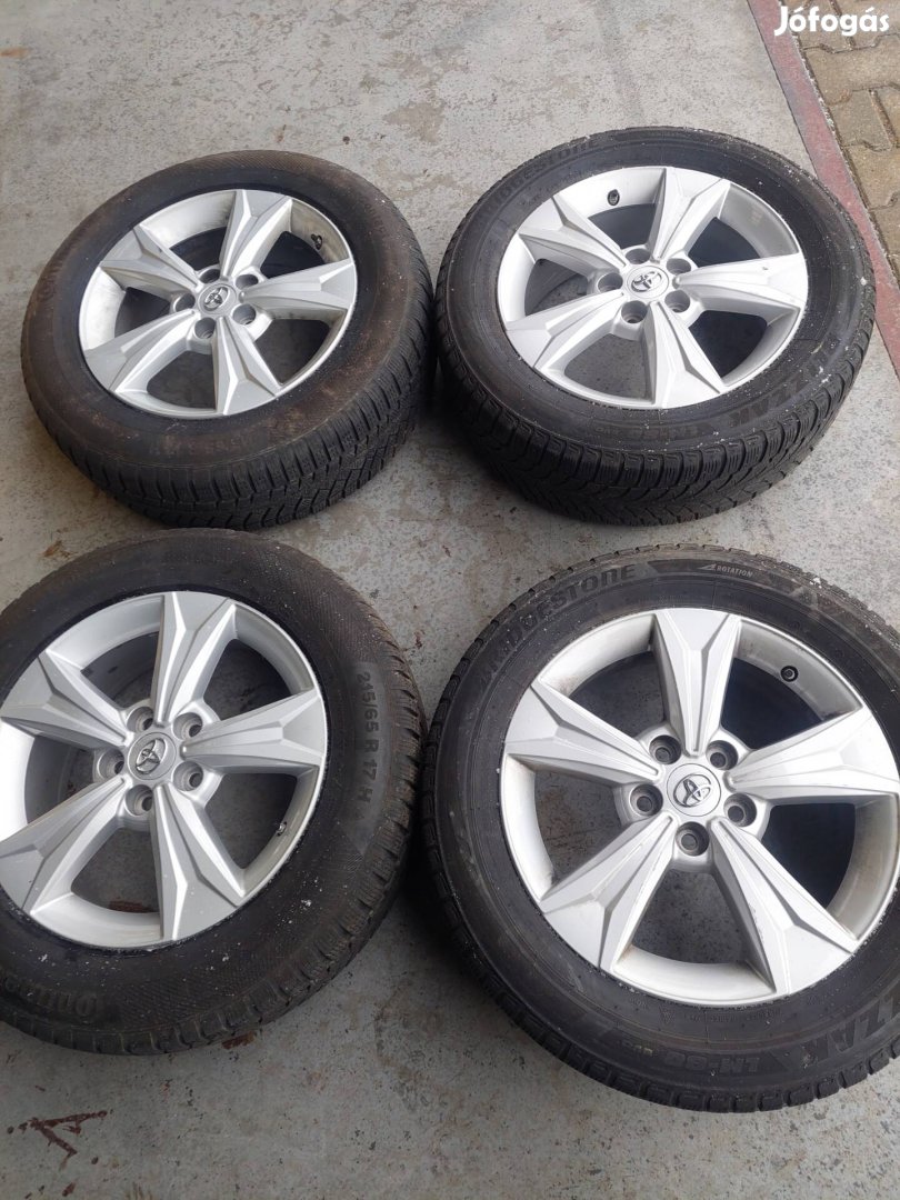 17" gyári toyota ch-r alufelni téli gumival