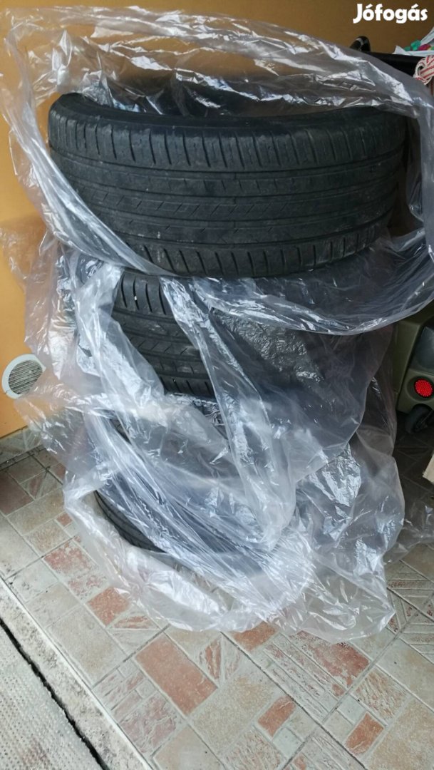 17-os 22545 Vredestein Ultrac nyárigumi garnitúra eladó