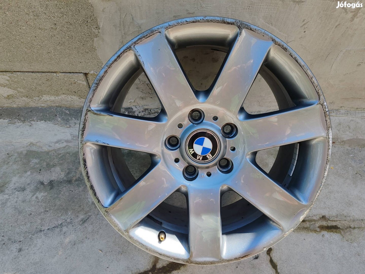 17"-os BMW alufelni,e46-on használt. 