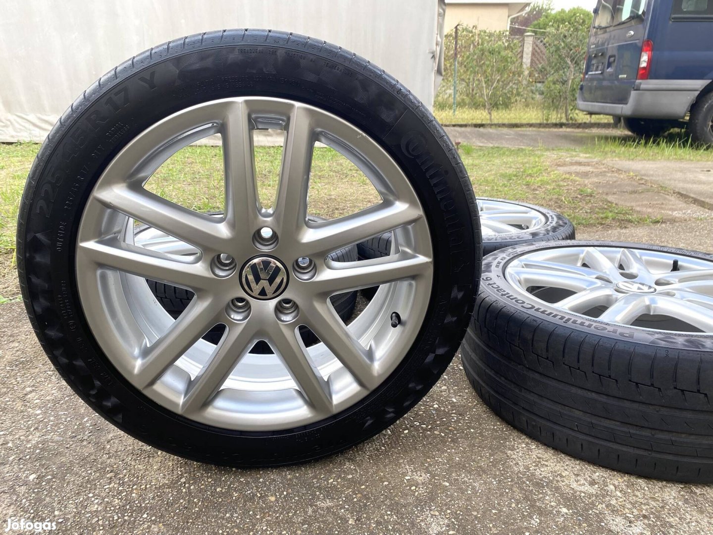 17"-os gyári Volkswagen alufelni szett Conti 225/45R17 nyári DOT0420