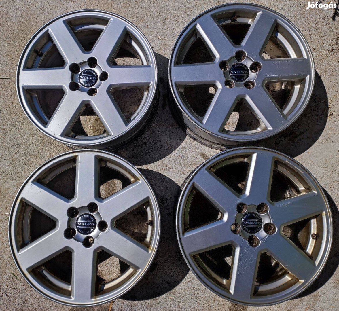 17"-os gyári Volvo alufelni 7J x 17 x 49