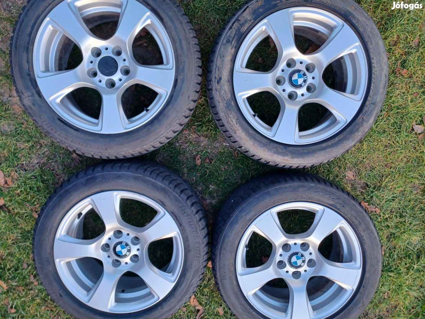 17 col 5x120 gyári BMW alufelni 225/50r17 téli gumival