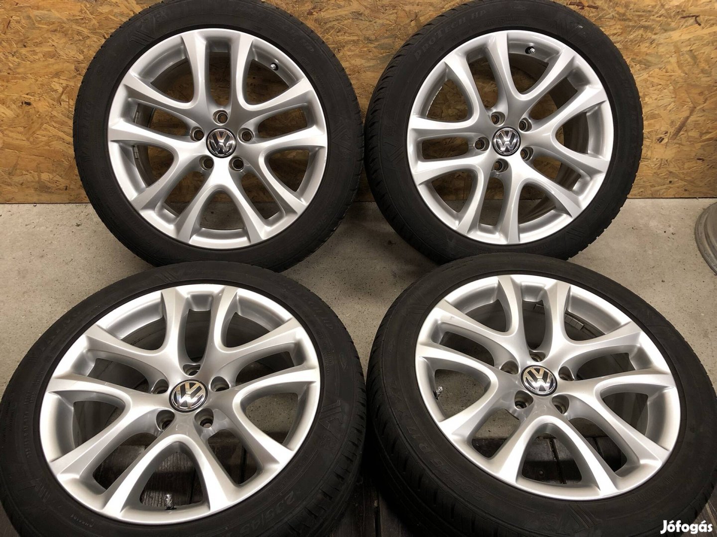 17 col VW alufelni 235/45/17 nyári gumi 17 colos