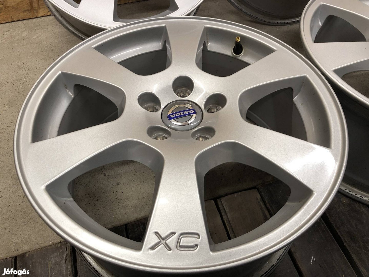 17 colos Volvo XC alufelni 17 col 5x108