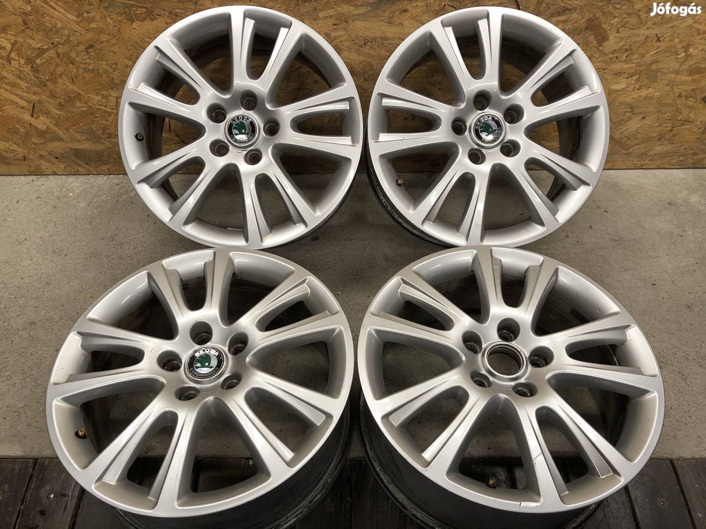 17 colos gyári Skoda Octavia RS alufelni 17 col 5x112
