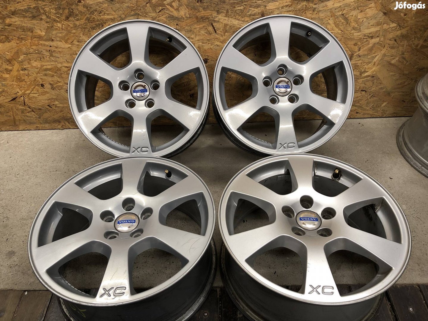 17 colos gyári Volvo XC alufelni 17 col 5x108