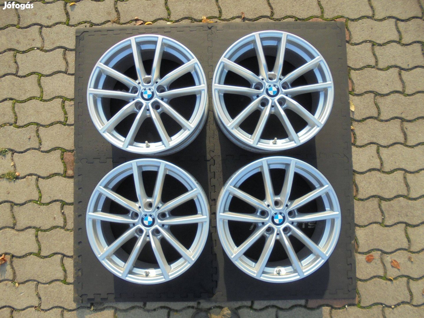 17-es BMW 3-as gyári szenzoros alufelni újszerű állapotban