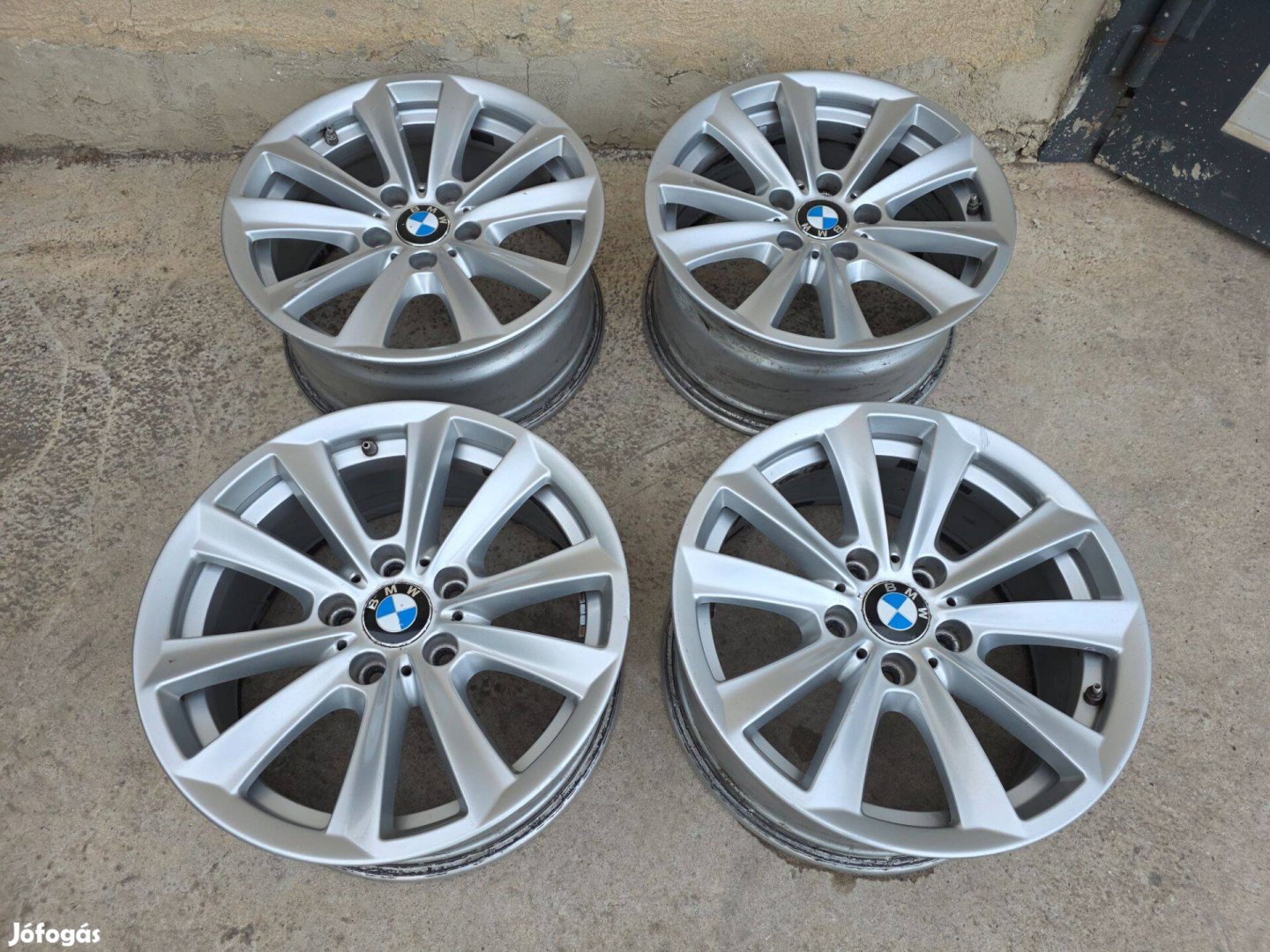 17-es BMW F10 gyári alufelni szép állapotban eladó!