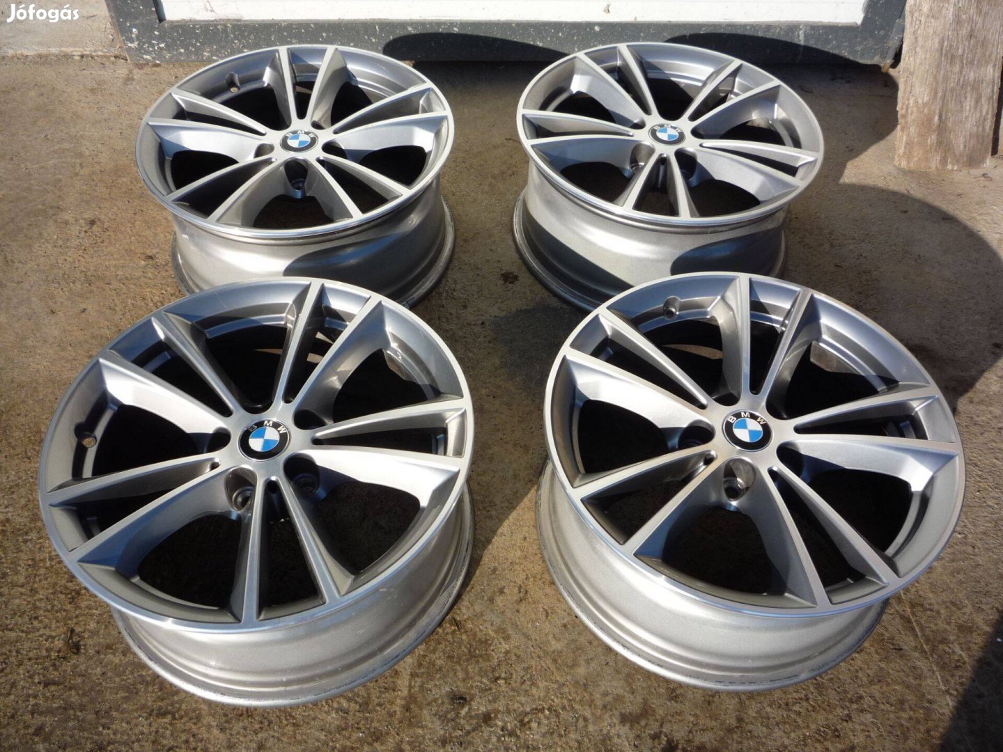 17-es BMW G30 / G31 gyári alufelni karcmentes állapotban eladó!