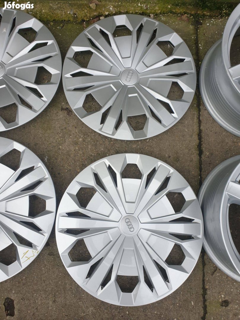 17-es Gyári Audi dísztárcsa 30000ft a 4db/85/