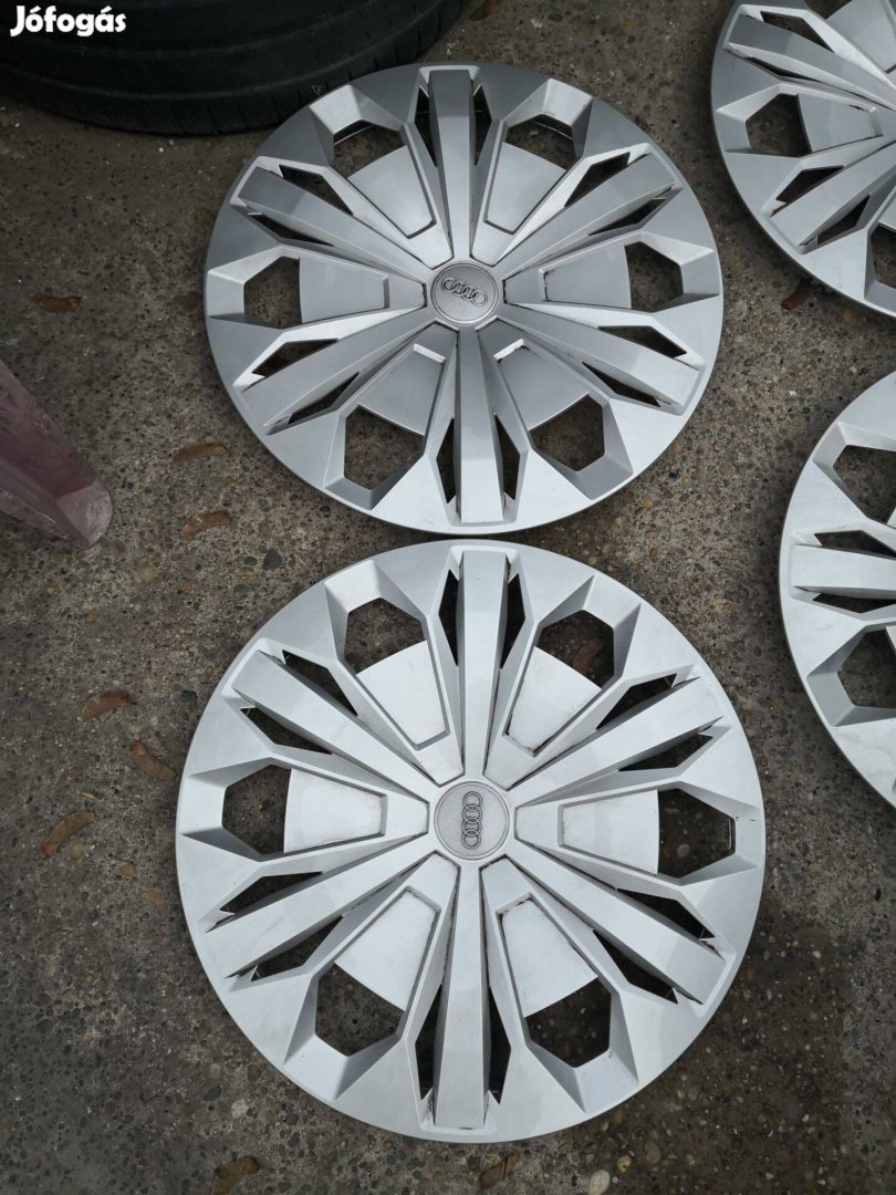17-es Gyári Audi dísztárcsa 30000ft a 4db /46/