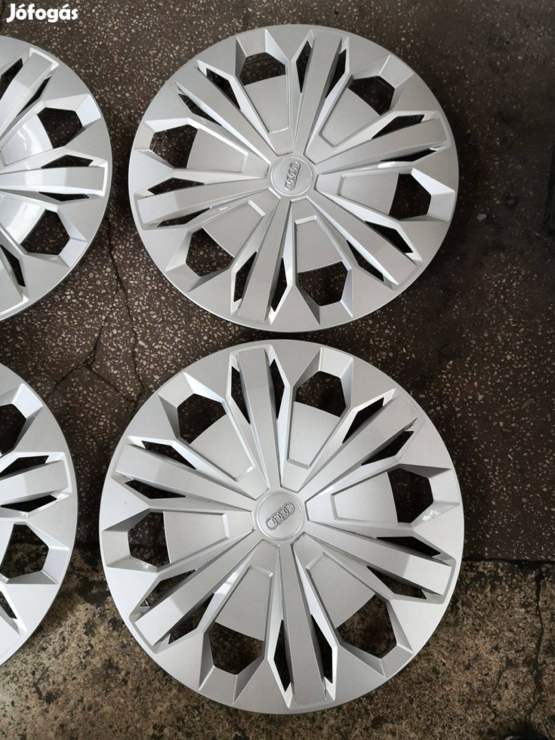 17-es Gyári Audi dísztárcsa 30000ft a 4db /54/