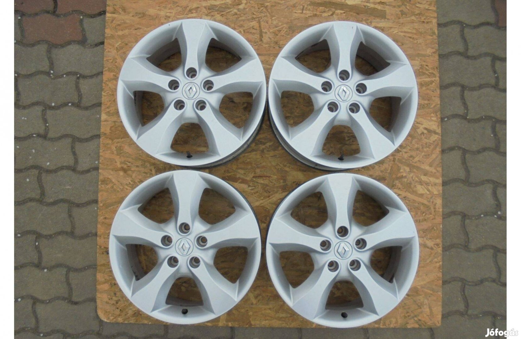 17-es Renault alufelni erdeti állapotban eladó