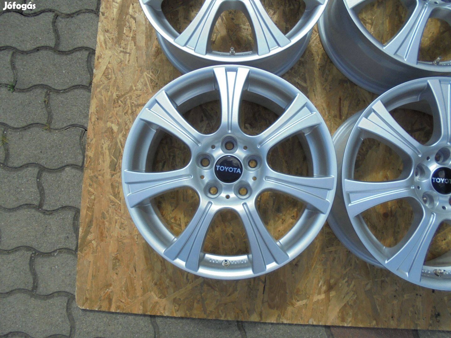 17-es alufelni ( Toyota -Suzuki ) minta az új eladó