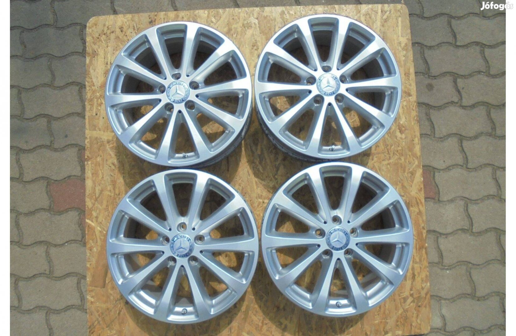 17-es gyári Mercedes alufelni + szenzor mint az új eladó