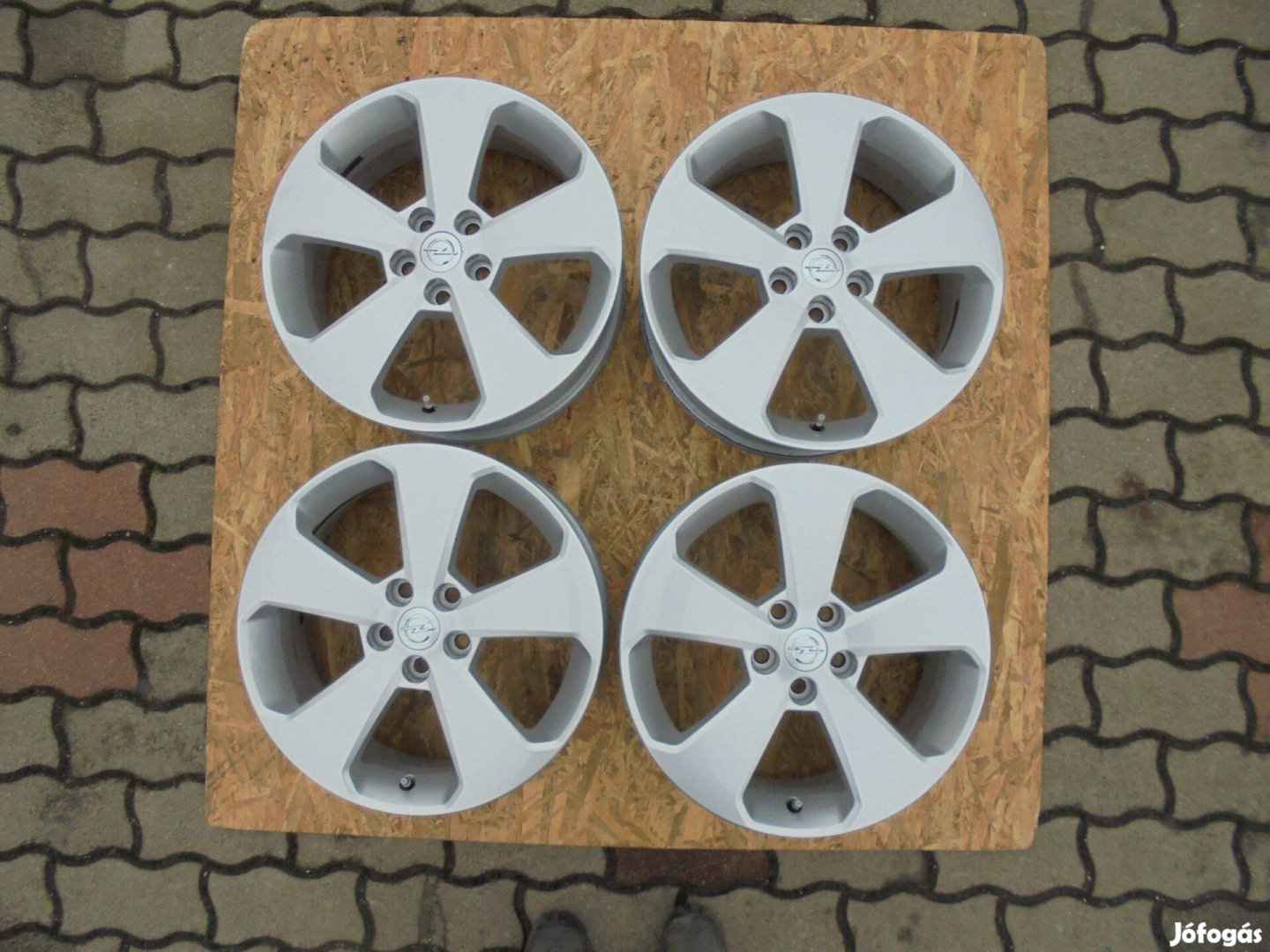 17-es szenzoros gyári Opel alufelni kitűnő állapotban eladó