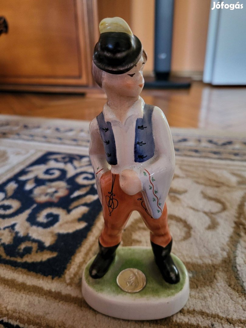 17cm magas Bűv kerámia figura