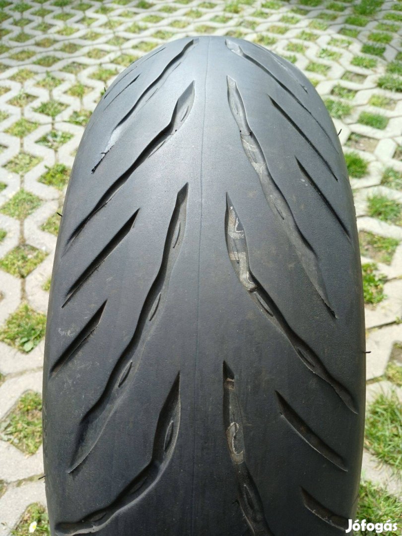 180/55-17 Bridgestone B. T32R sporttúra motorgumi 2022.évj. 80%