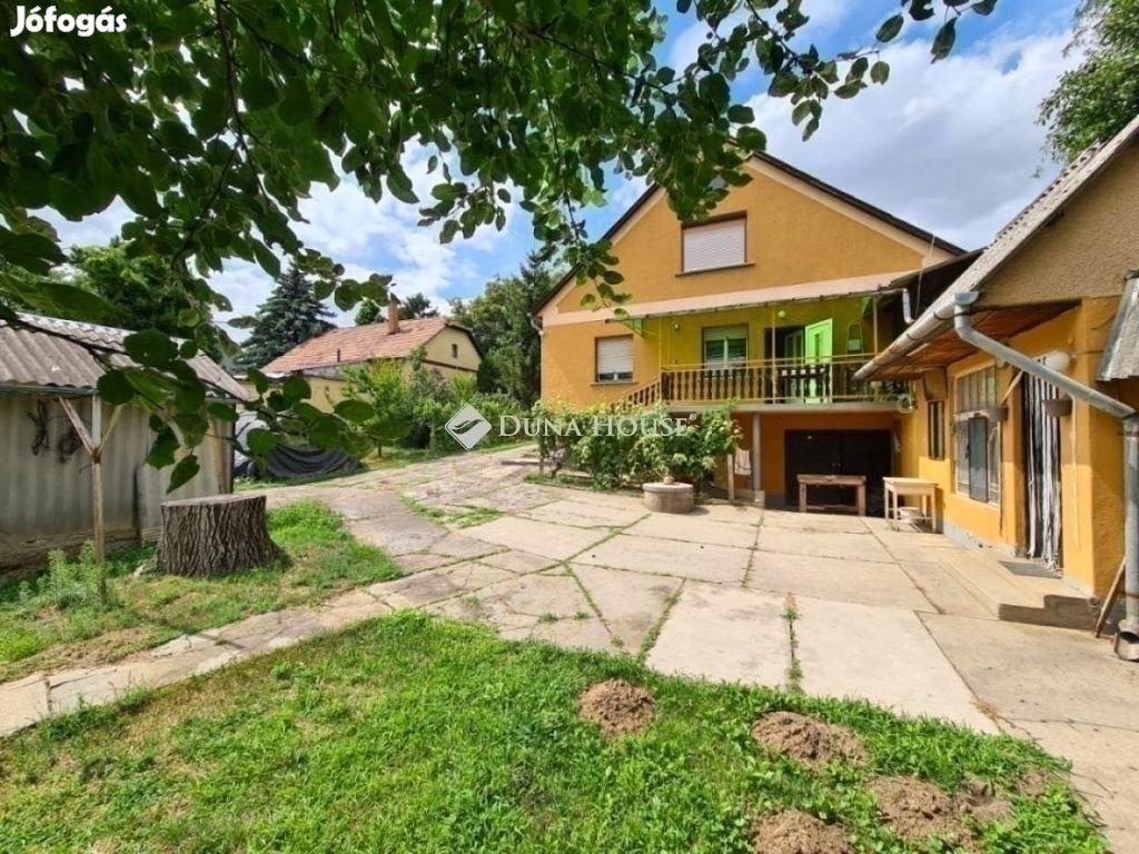 180 nm-es ház eladó Gyömrő