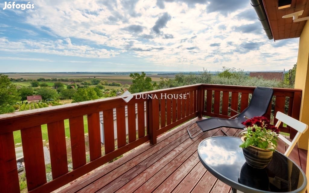 180 nm-es ház eladó Pázmánd