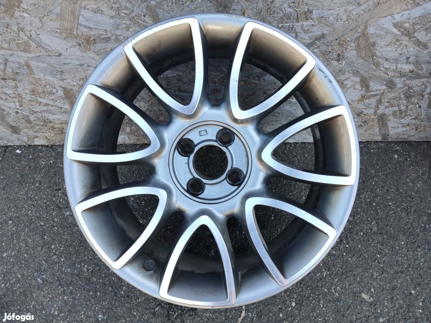 184811 Lancia Delta 2008-2014 17"-os alufelni (1db) a képen látható