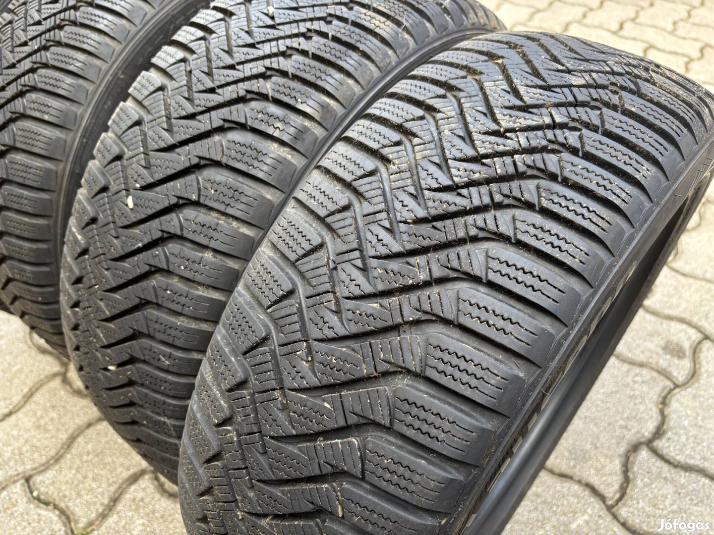 185/55R15 Laufenn téli gumi szett