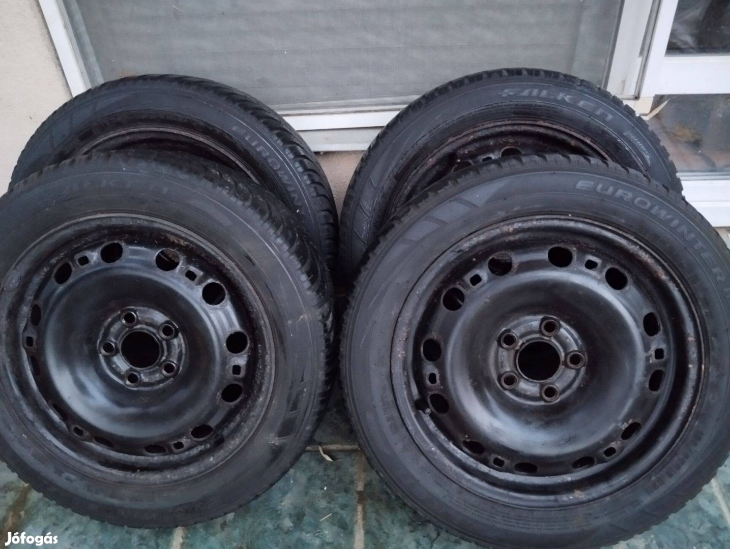 185/55 x R15 téligumigarnitúra, 5x112 gyári acélfelnin Falken gumik 4