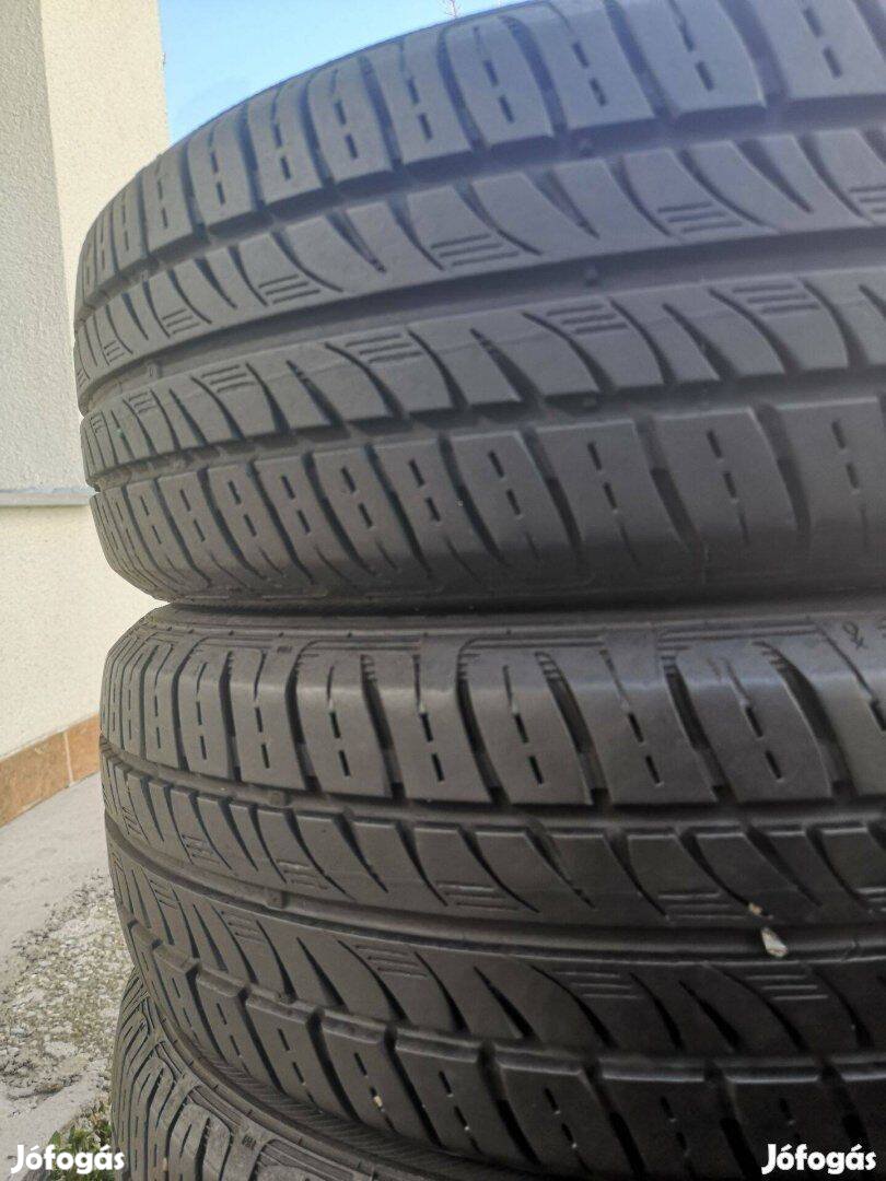 185/60R15 185/60 15 újszerű Semperit nyárigumik eladók