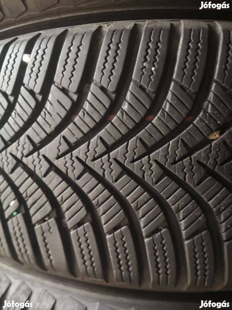 185/60R15 46e/4db Kiárusítva Hankook téligarnitúra