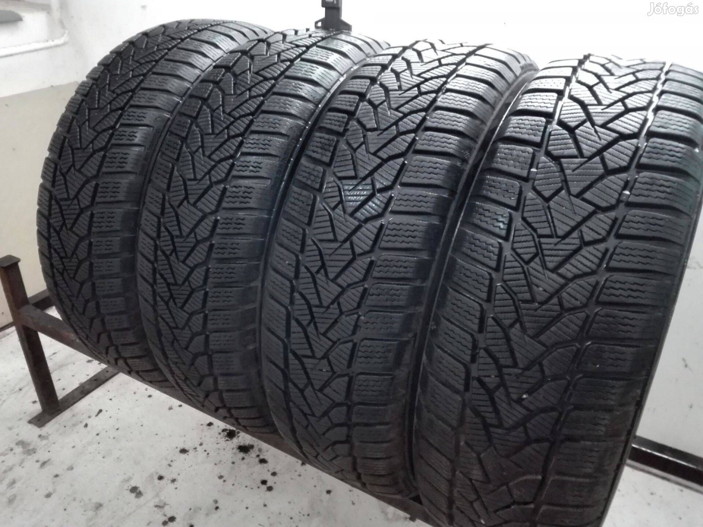185/60R15 Uniroyal téli gumi garnitúra 185/60 r15