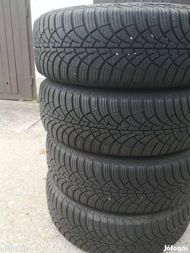 185/60R15 újszerű Goodyear téligumi