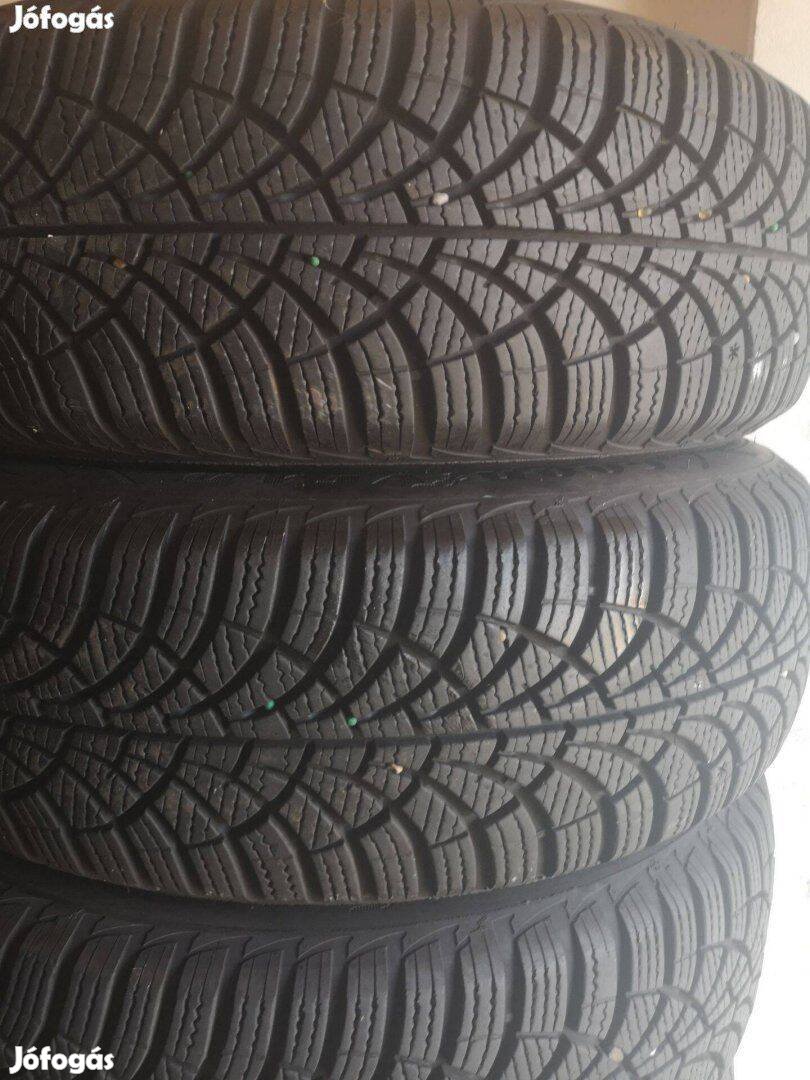 185/60R15 újszerű Goodyear téligumi