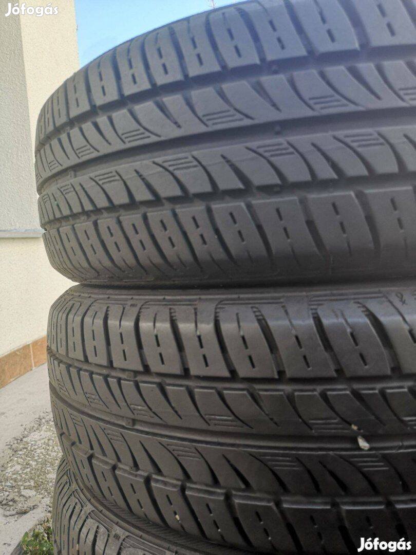 185/60R15 újszerű Semperit nyárigumik eladók