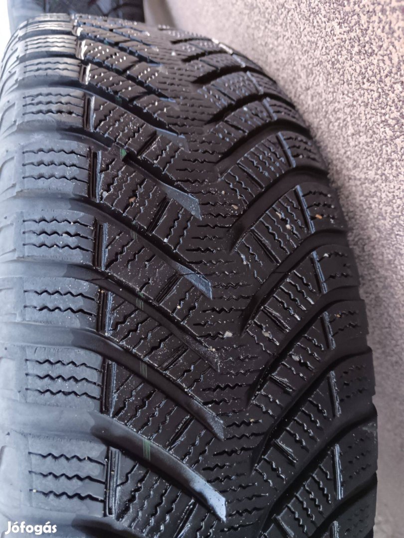 185/60 R14 téligumi felnivel