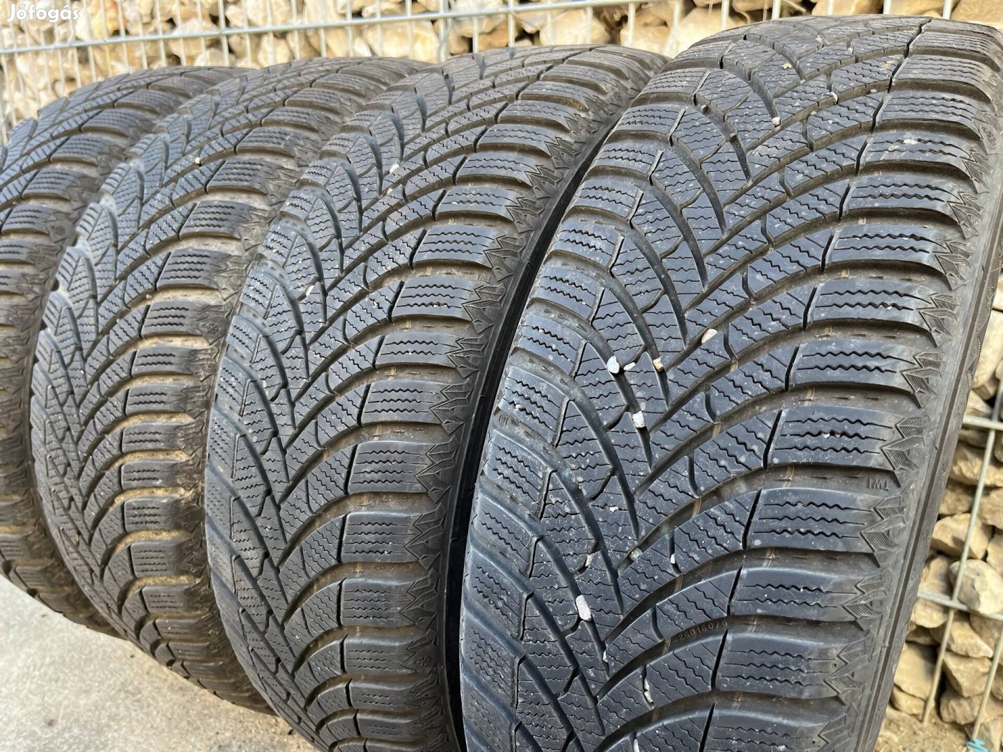 185/60 R15 Semperit téli gumik