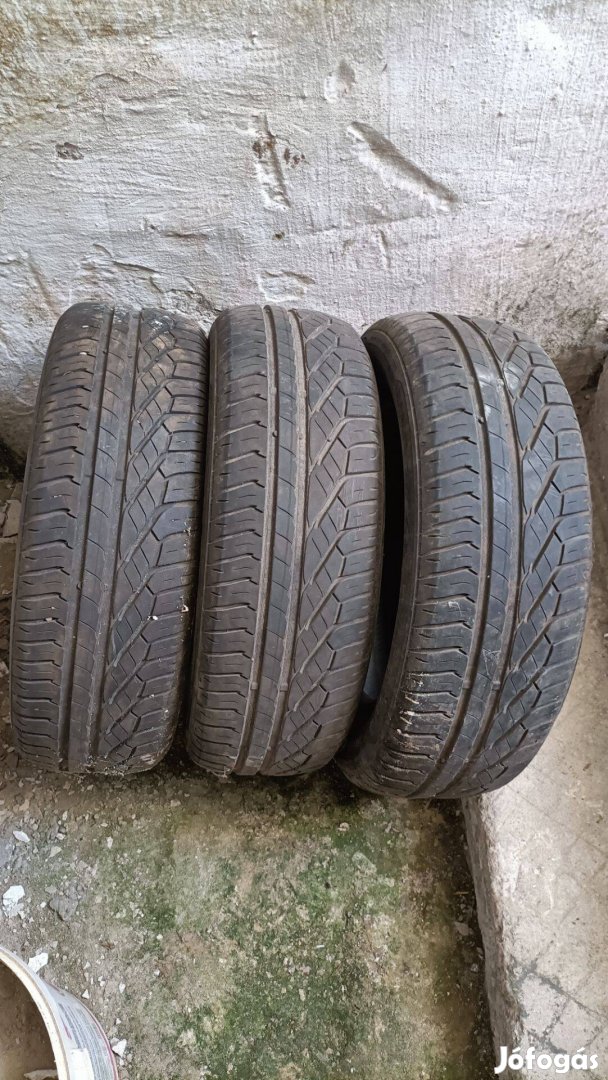 185 60 R15 T nyári gumi Uniroyal rainexpert, a 3db 7500 Ft