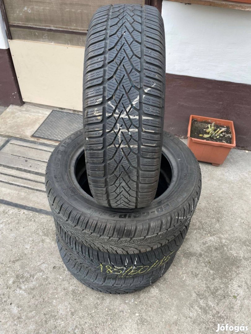 185/60 R15 téli gumik szettben jó mintával nagyon olcsón