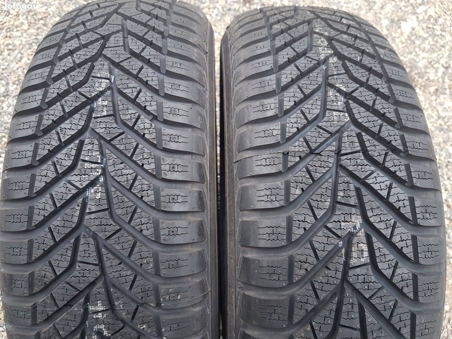 185/60 R15 új téli gumi 2db Yokohama