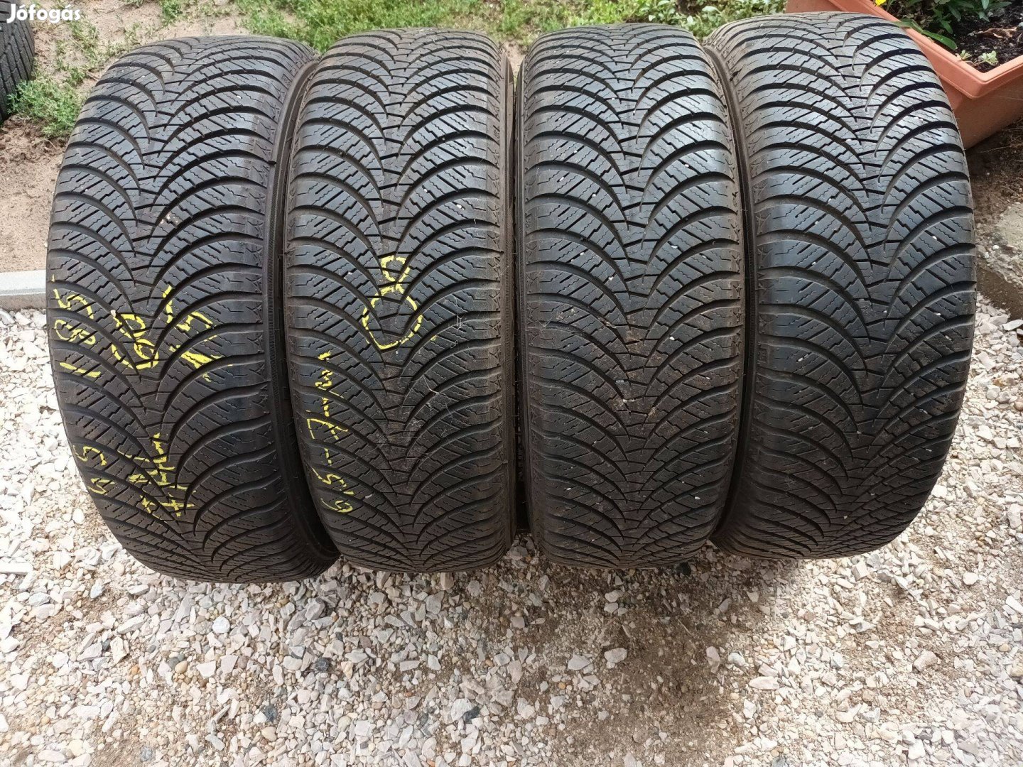 185/60r15 Falken használt négyévszakos gumi 4db szép