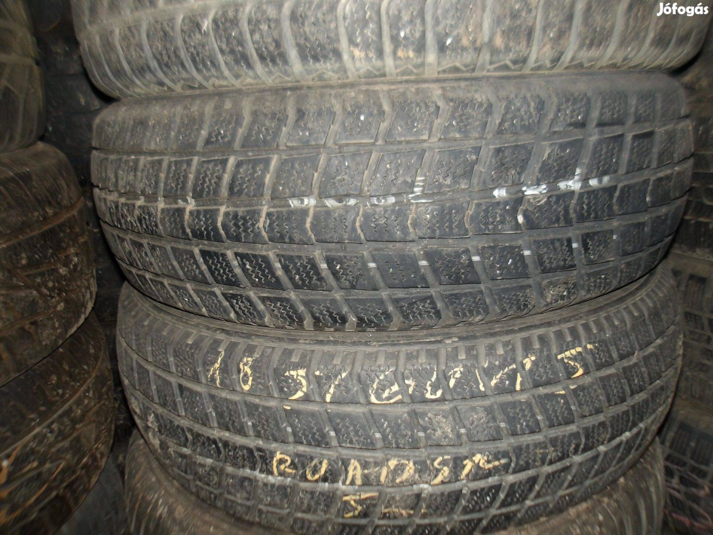 185/60r15 Roadstone téli gumi ajándék szereléssel