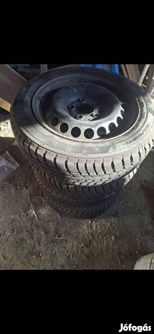 185/60r15 téligumi garnitúra eladó