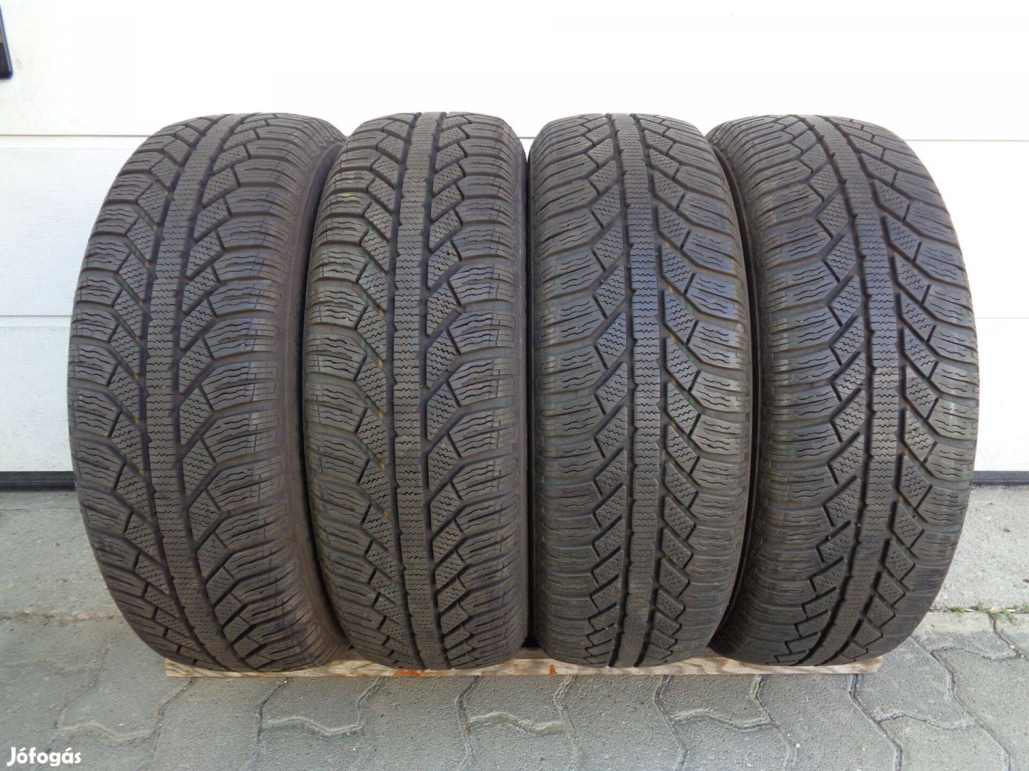 185/65R15 Semperit téli gumi 6-7mm-es mintával újszerűen eladó