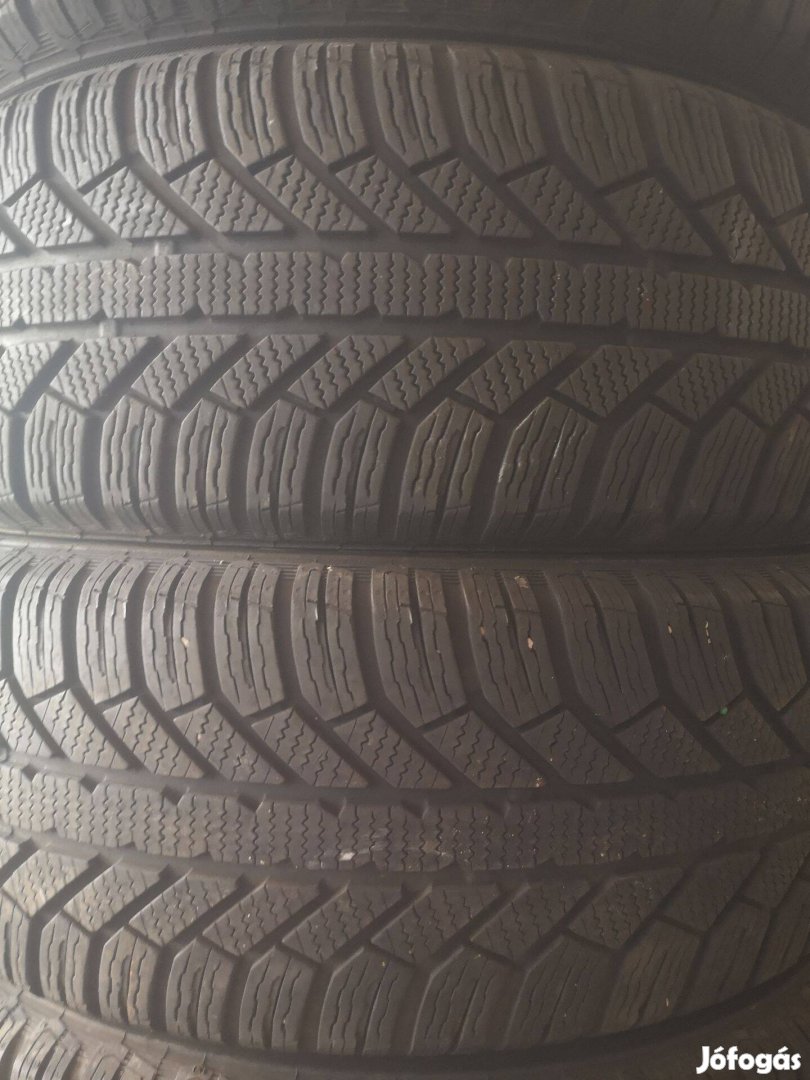 185/65R15 Semperit téligumik