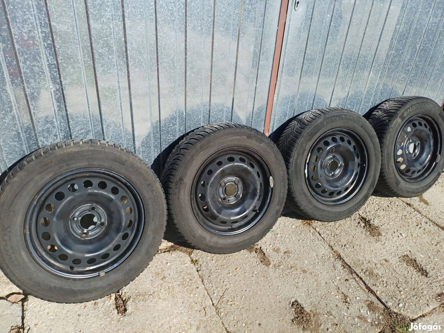 185 65 R15 Dacia télikerék garnitúra Hankook
