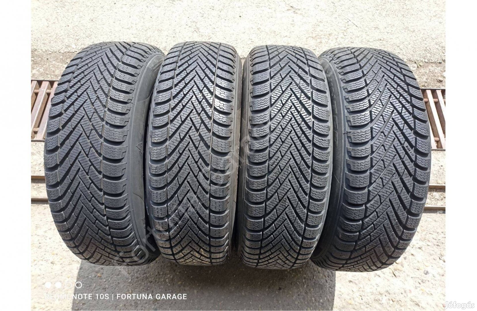 185/65 R15" Pirelli újszerű téli garnitúra
